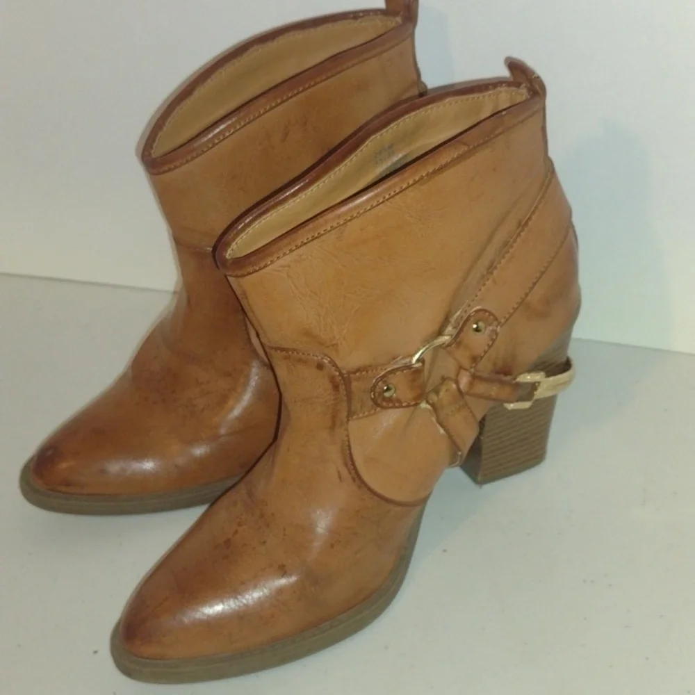 Quinn “Dakota” western moto ankle bootie size 8.5